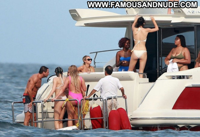 Kendall Jenner Candids Celebrity Yacht Beautiful Posing Hot Babe