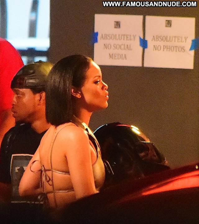 Rihanna Topless Photoshoot Topless Posing Hot Beautiful Photoshoot