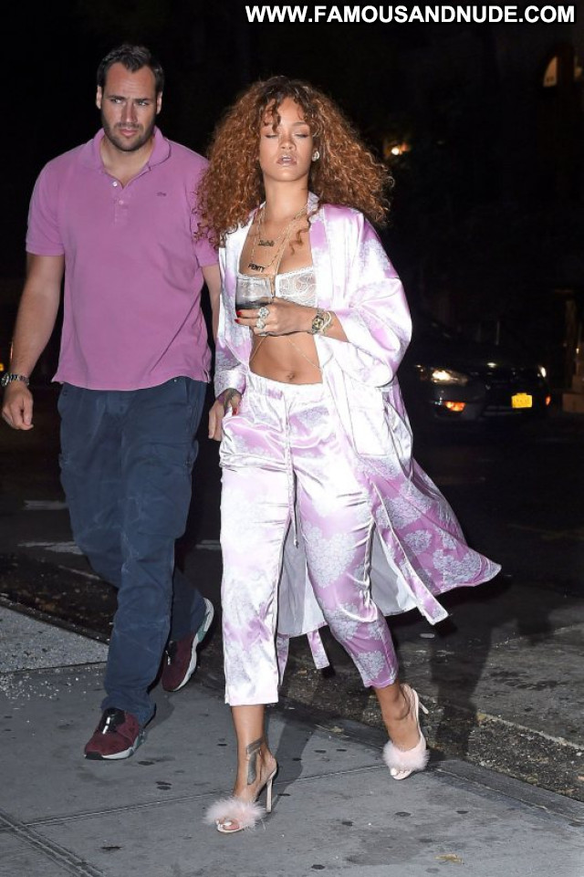 Rihanna No Source See Through Babe Beautiful Posing Hot Celebrity