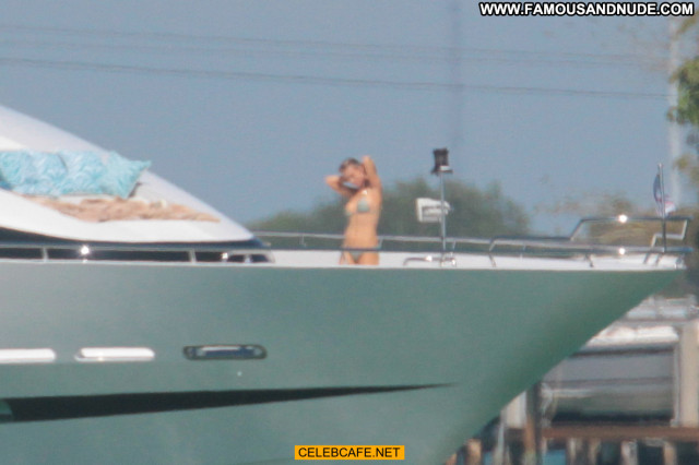 Joanna Krupa No Source Celebrity Yacht Beautiful Babe Posing Hot