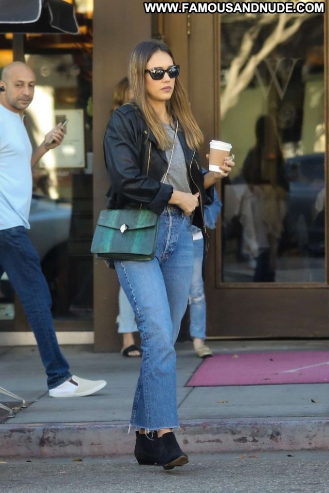 Jessica Alba Beverly Hills Posing Hot Celebrity Beautiful Paparazzi