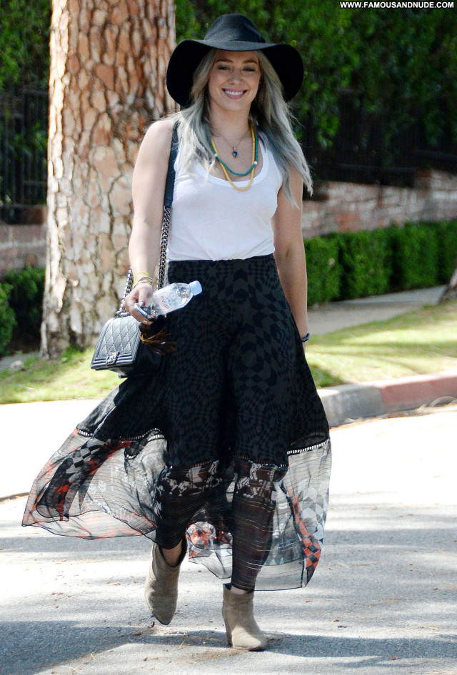 Hilary Duff Beverly Hills  Paparazzi Beautiful Posing Hot Celebrity