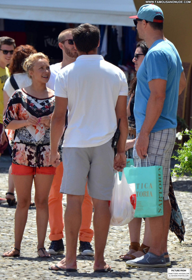 Hayden Panettiere Posing Hot Paparazzi Babe Candids