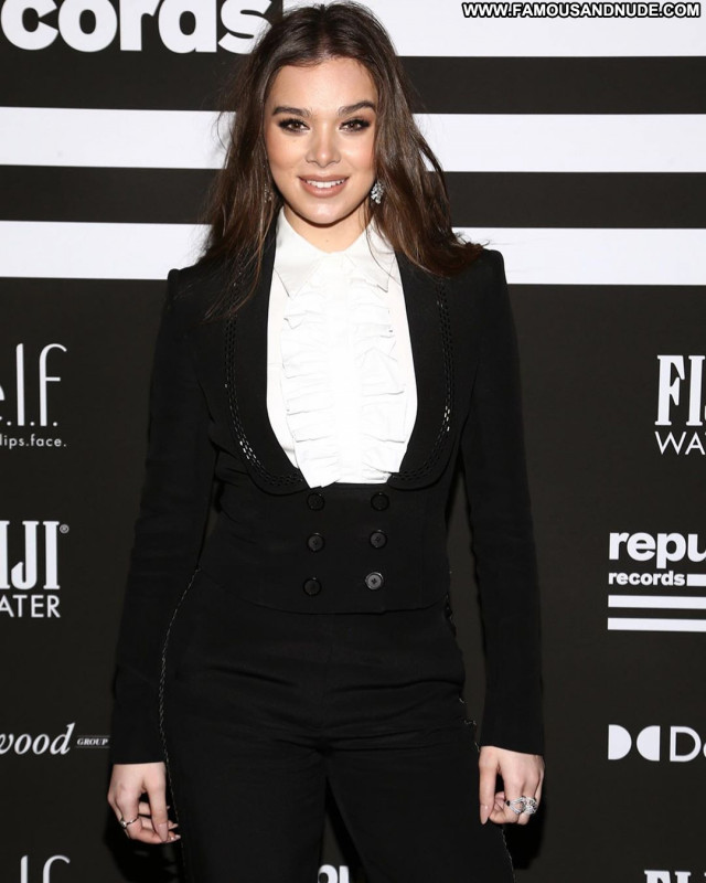 Hailee Steinfeld No Source Beautiful Celebrity Babe Posing Hot