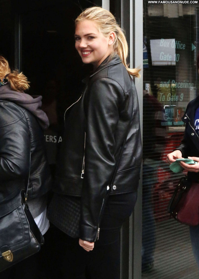 Kate Upton No Source Celebrity Posing Hot Babe Beautiful Paparazzi